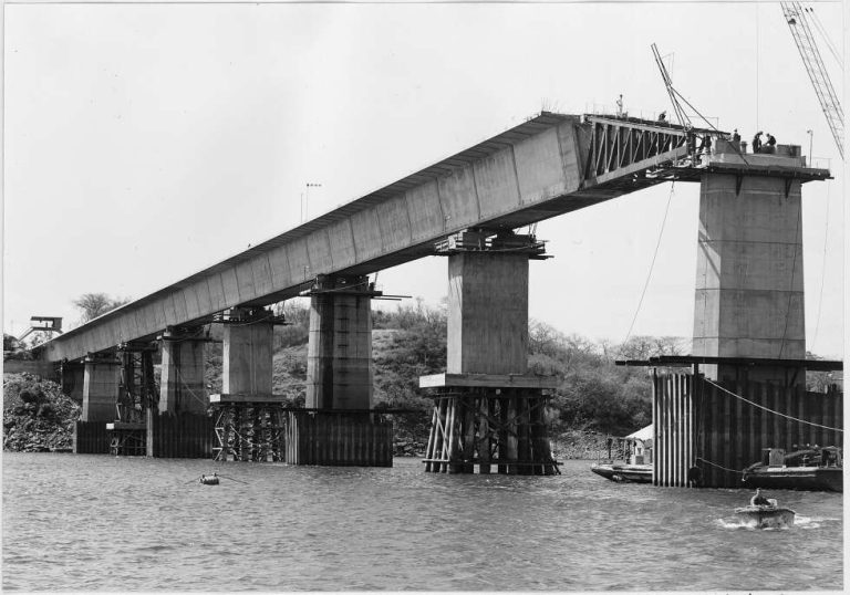 Brücke über den Rio Caroni in Venezuela 1962 – 1964 Vorschub des Überbaus